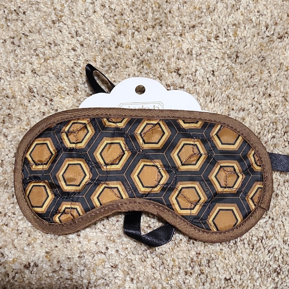 🔥Hexagonal Pattern VR Eye Mask